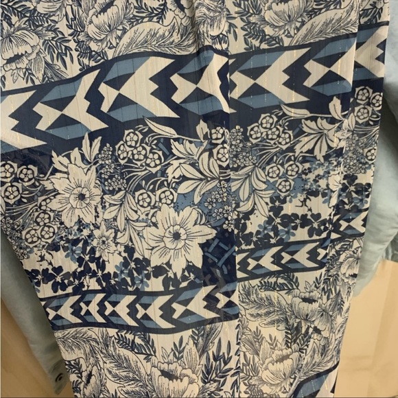 KIKNT Button Down Blouse Size Large - Picture 9 of 10